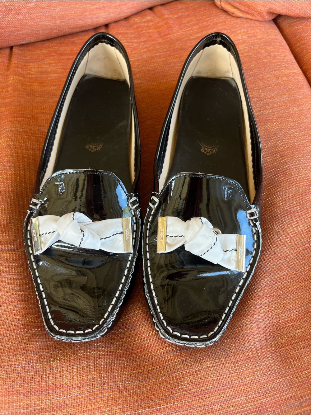 Tod’s Gommino Patent Leather Driving Loafers White Knot EU 37 Made in Italy